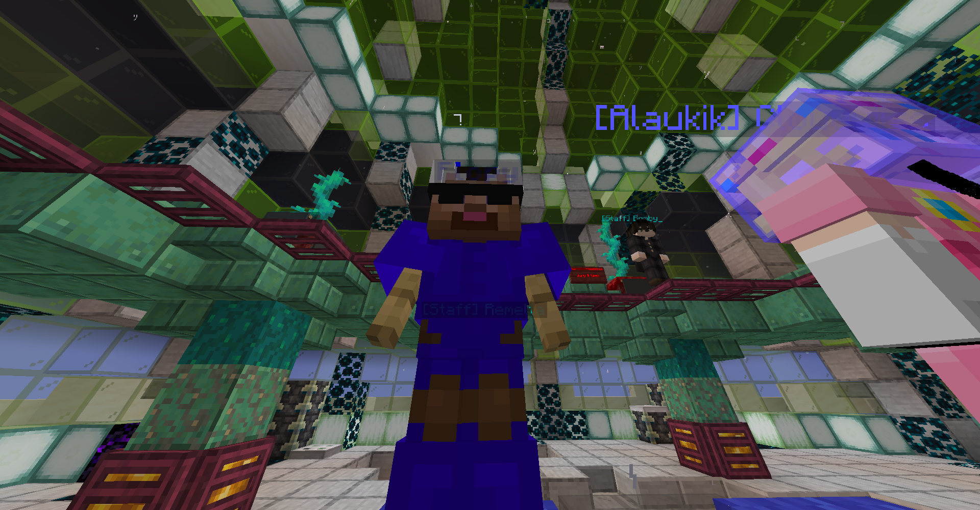 Capture en jeu de Flopy19 en gros plan dans le lobby.